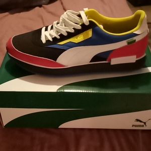 Used name brand shoes